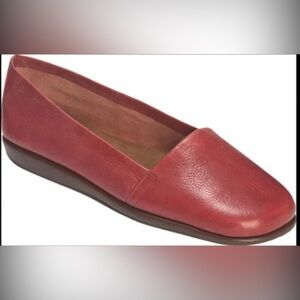 AEROSOLES Women's Leather Slip on Flats